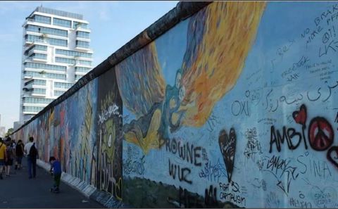 Berlin Duvarıâ€™nın yıkılmasının üzerinden 33 yıl geçti