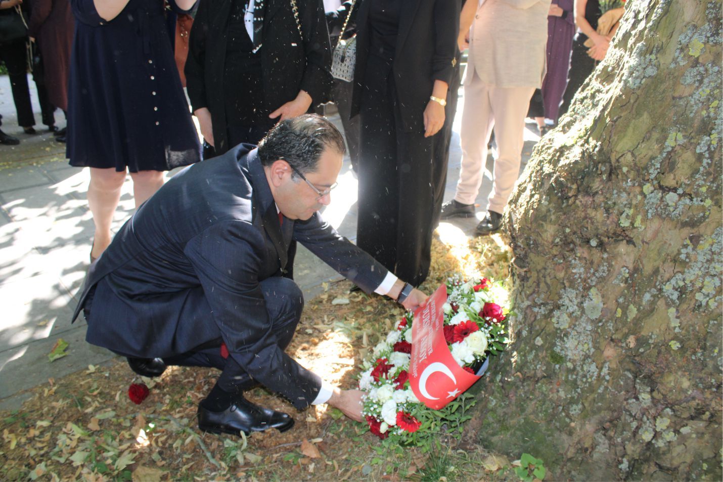 Şehit Diplomat Dursun Aksoy, Aile Bireylerinin de katılımıyla Şehit edildiği yerde Anıldı
