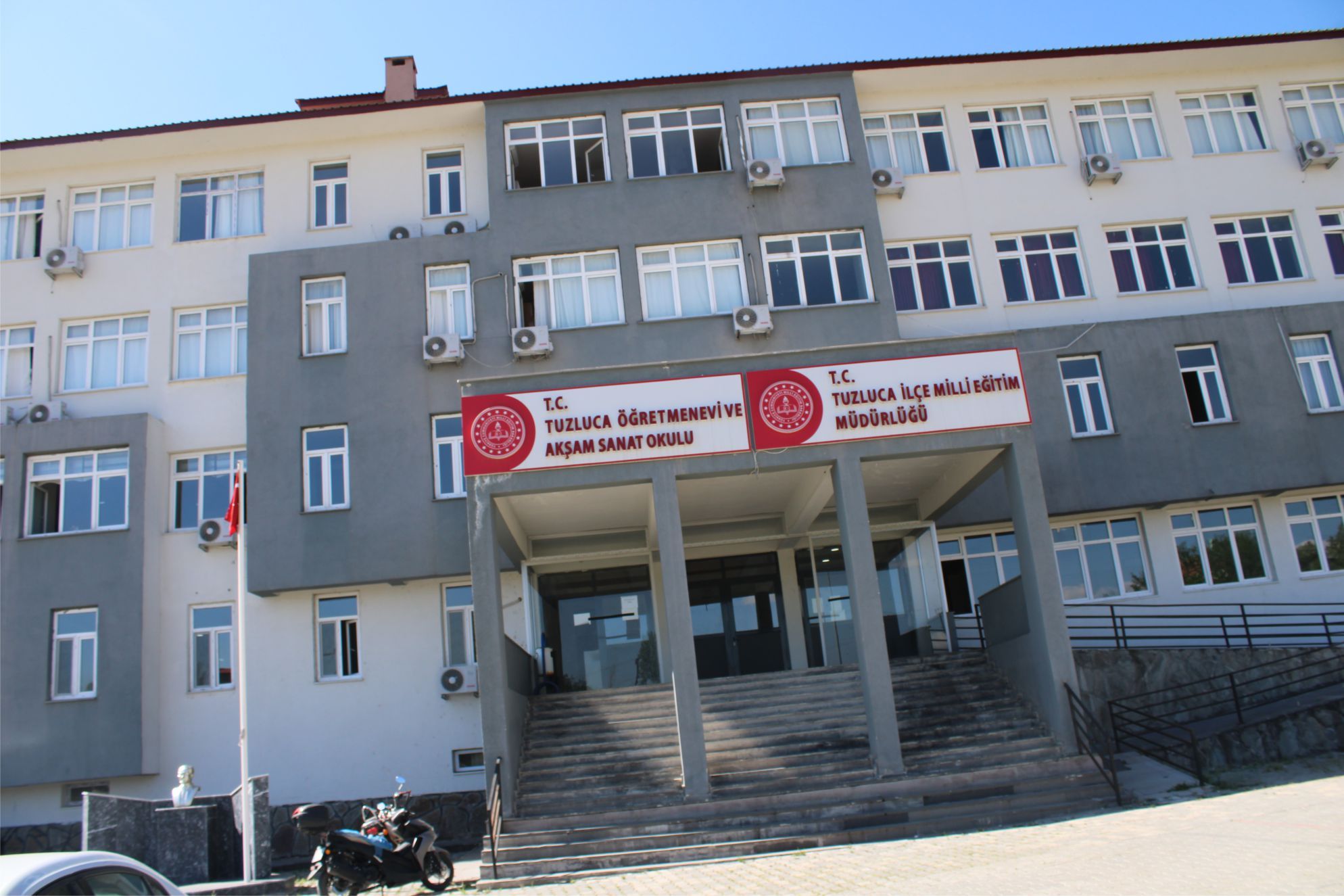 Tuzluca İlçesi Milli Eğitim Müdürü Turkay Otay: “İlçemizde 400 Öğretmen ile 4200 Öğrenciye Eğitim ve Öğretim hizmeti vermekteyiz.”