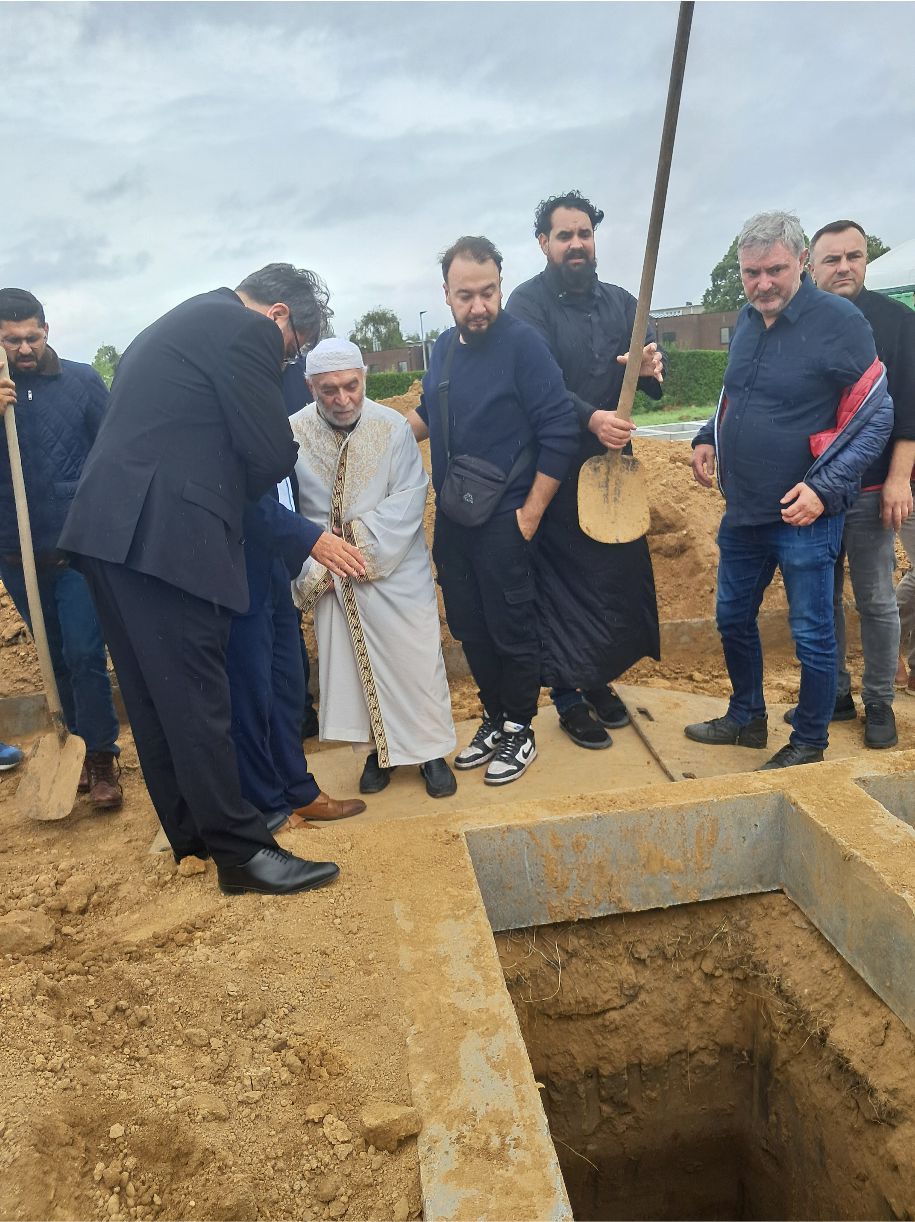 İLYAS DÖNMEZ EVERE (MÜSLÜMAN) MEZARLIĞINDA GÖZYAŞLARI VE HÜZÜNLE DEFNEDİLDİ...