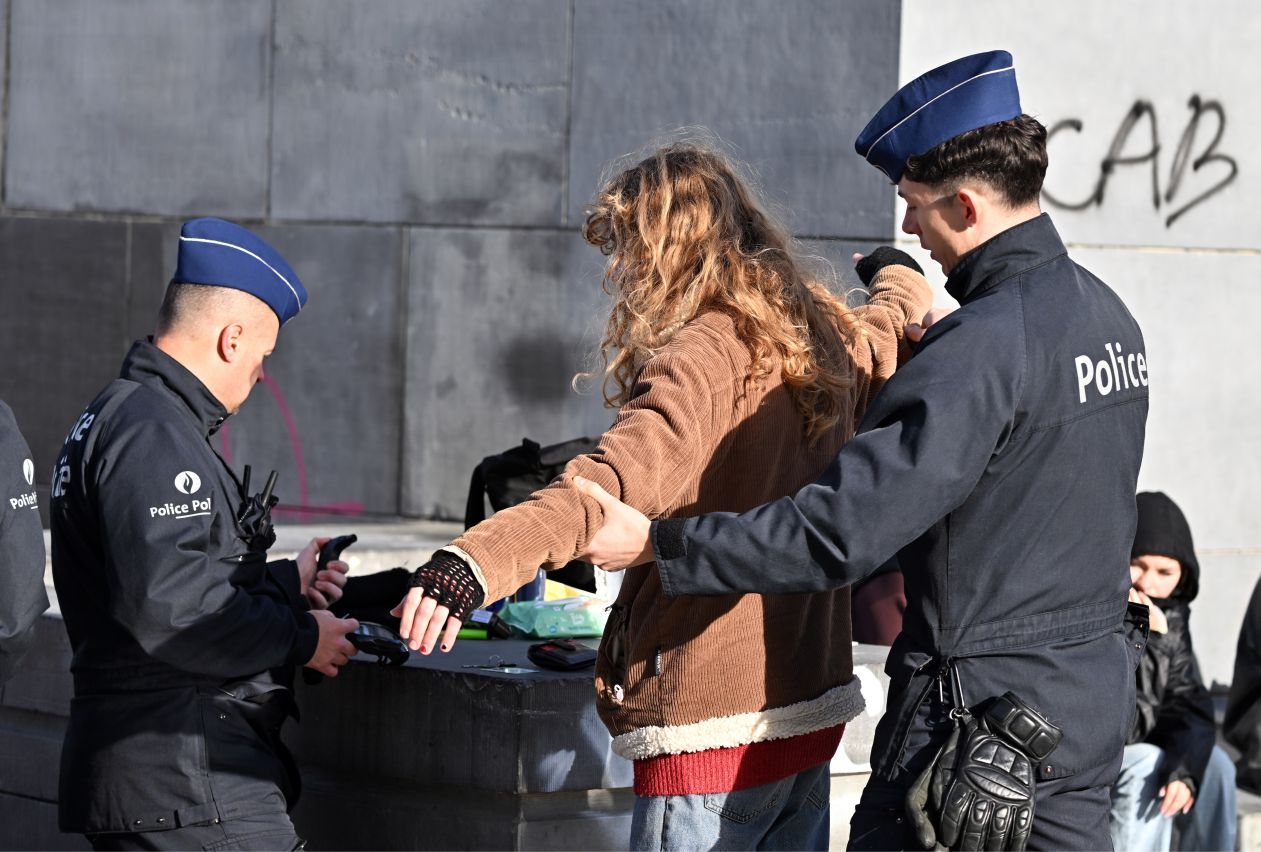 Belçika'da hükümet karşıtı gösteri gerginliklerin ardından polis müdahalesiyle sona erdi