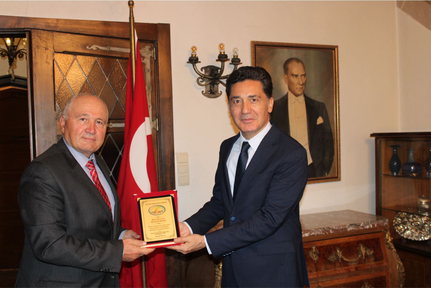BTMB'DEN T.C. ANVERS BAŞKONSOLOSU SİNAN YEŞİLDAĞ'A 'HOŞ GELDİN' ZİYARETİ